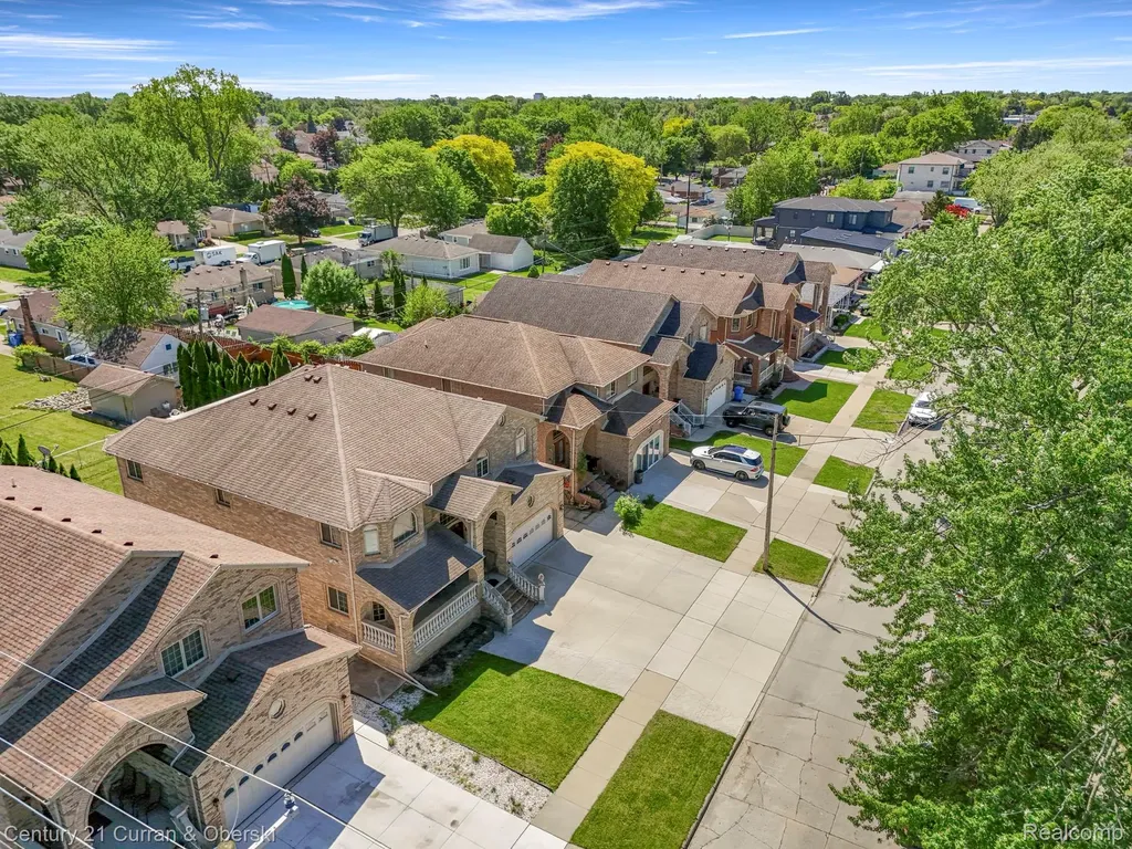 6318 Whitefield Street Dearborn Heights City MI 48127
