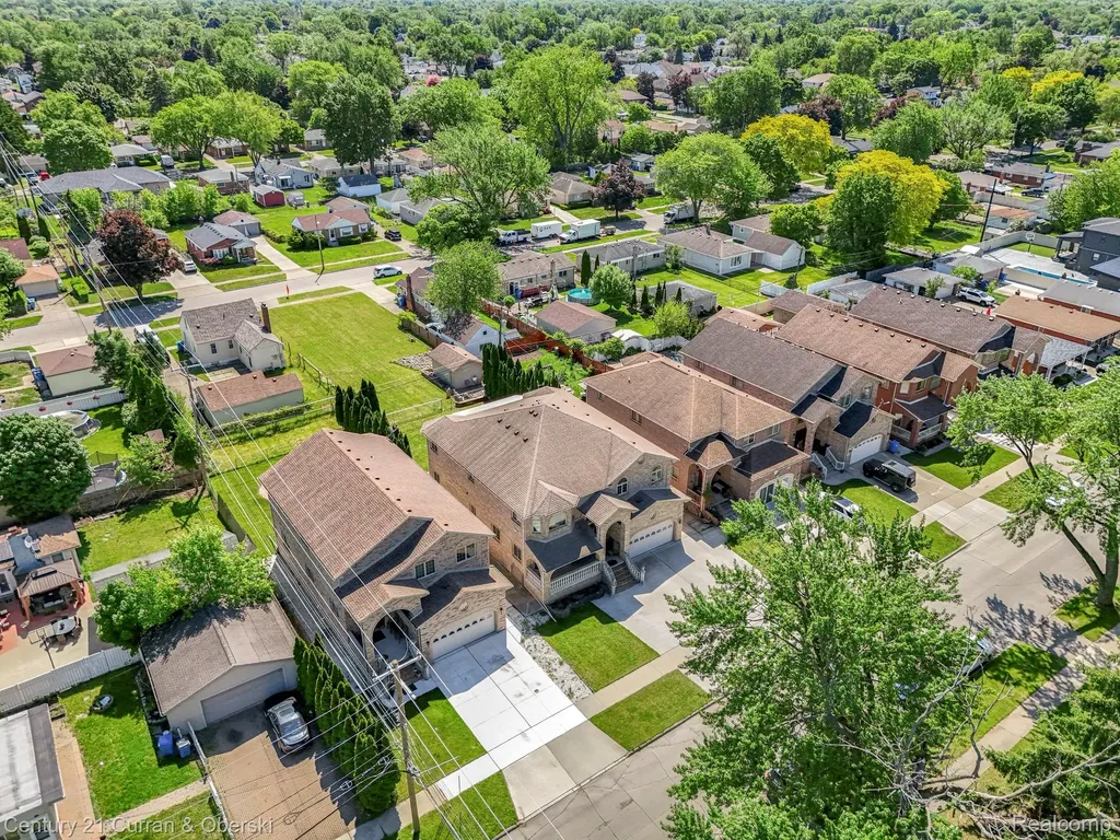 6318 Whitefield Street Dearborn Heights City MI 48127
