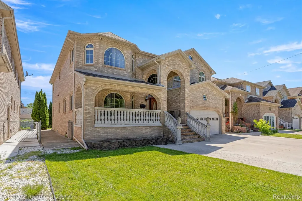 6318 Whitefield Street Dearborn Heights City MI 48127