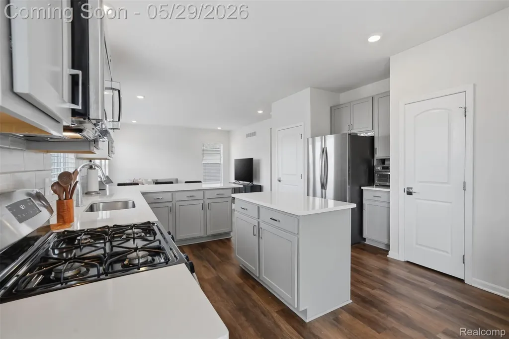 8446 Sandhill Court White Lake Charter Township MI 48386