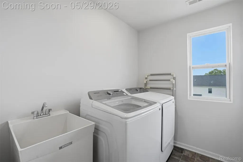 8446 Sandhill Court White Lake Charter Township MI 48386