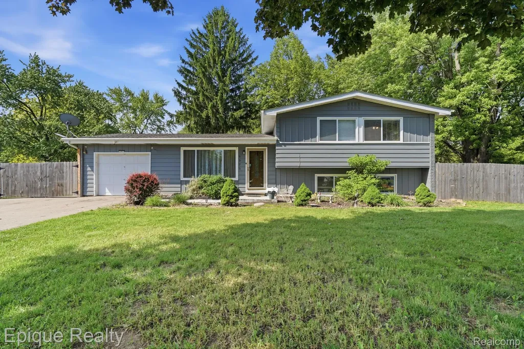 5370 Oaktree Court Flint Charter Township MI 48532