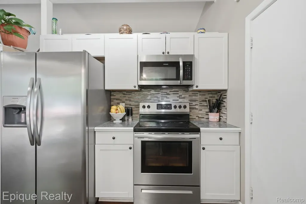 5370 Oaktree Court Flint Charter Township MI 48532