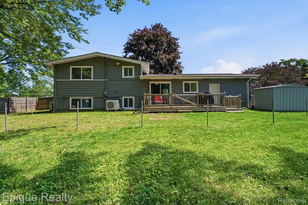 5370 Oaktree Court Flint Charter Township MI 48532