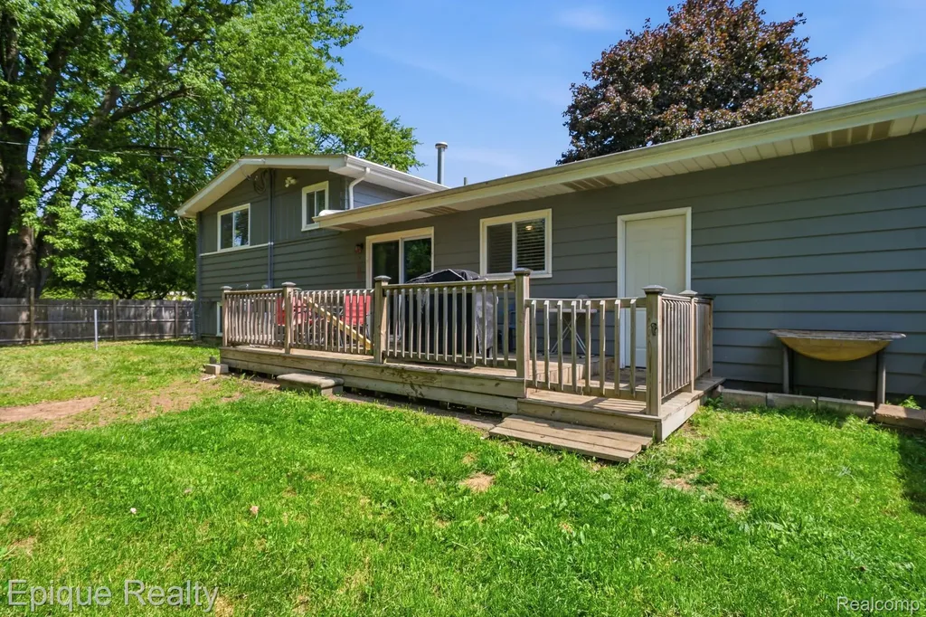 5370 Oaktree Court Flint Charter Township MI 48532