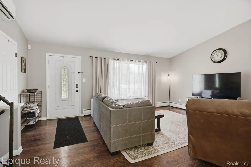 5370 Oaktree Court Flint Charter Township MI 48532
