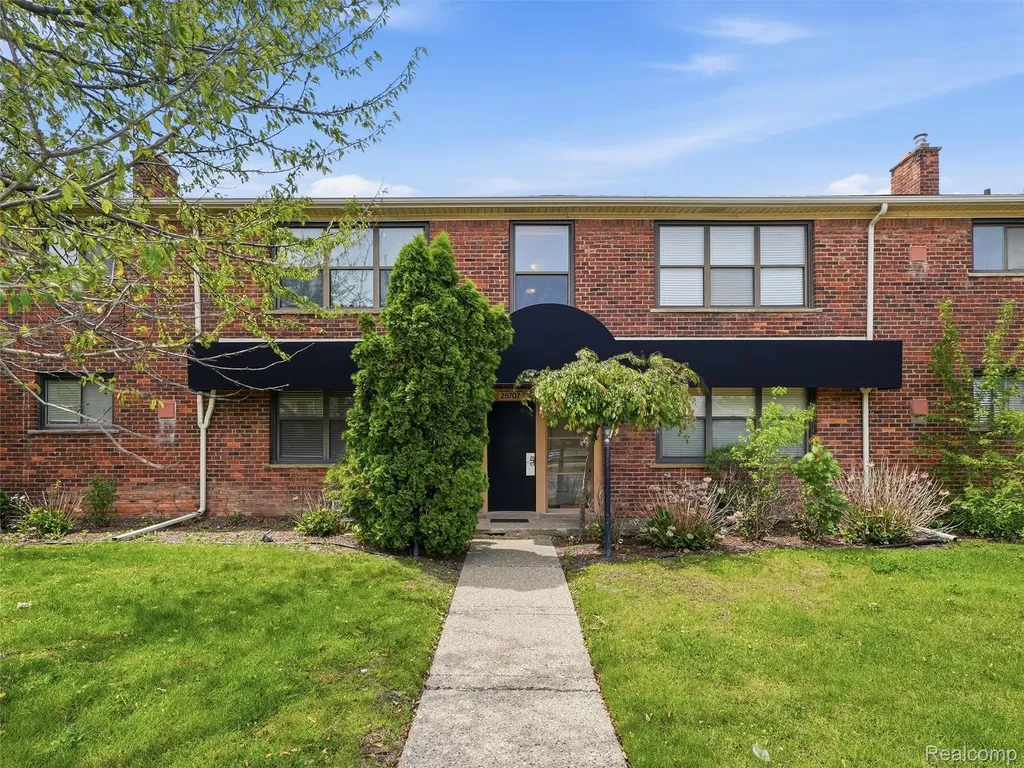 25707 Woodward Avenue Royal Oak City MI 48067
