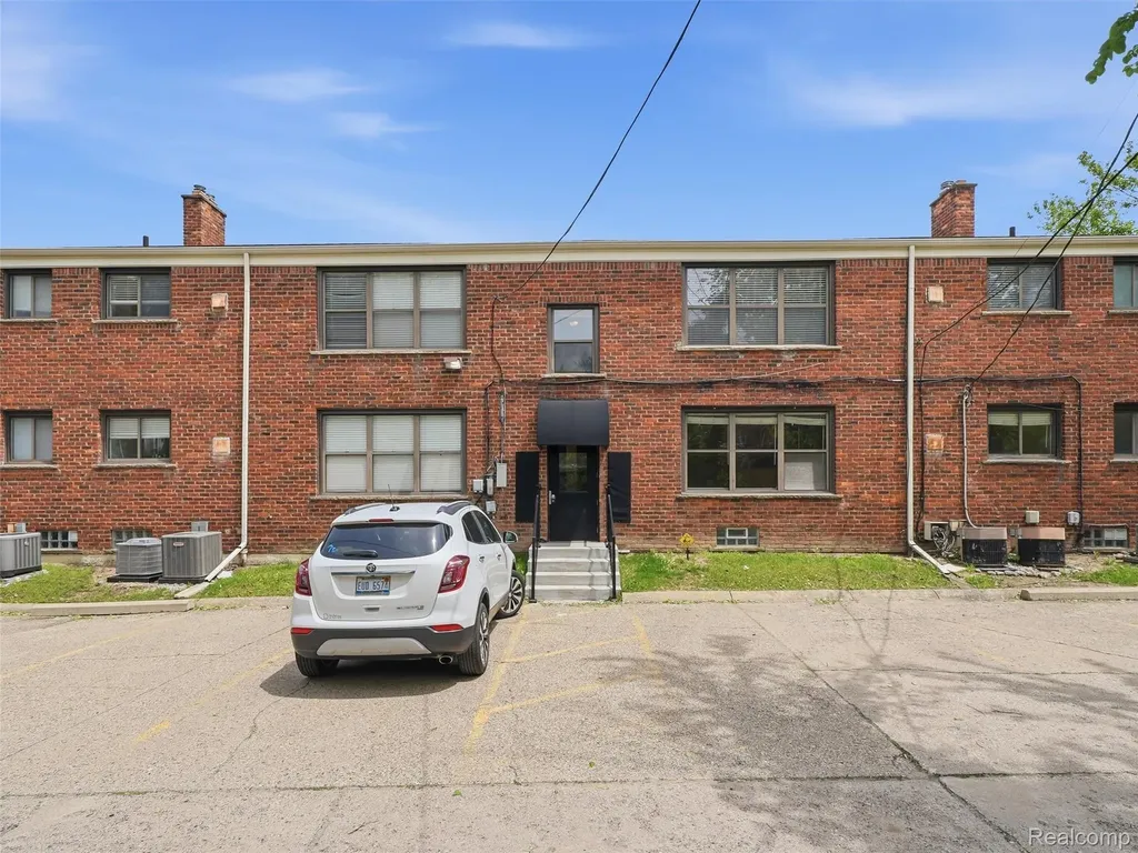 25707 Woodward Avenue Royal Oak City MI 48067