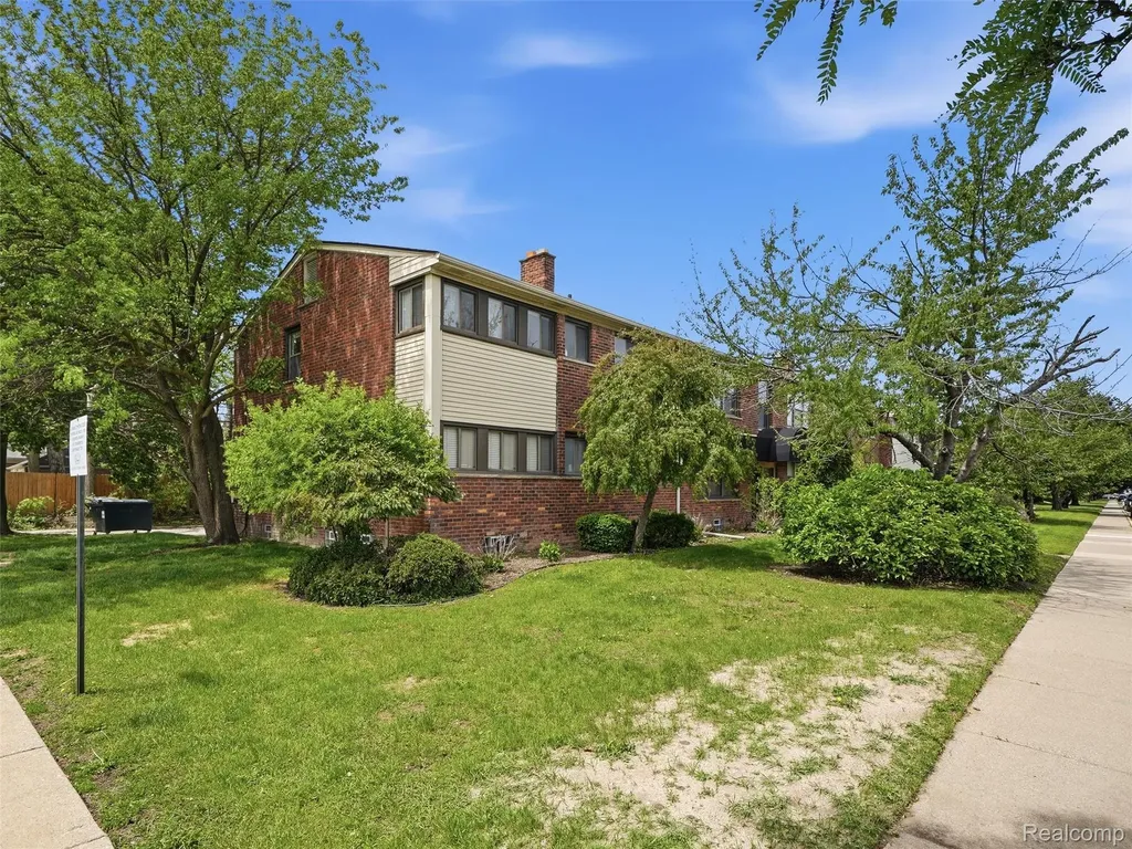 25707 Woodward Avenue Royal Oak City MI 48067