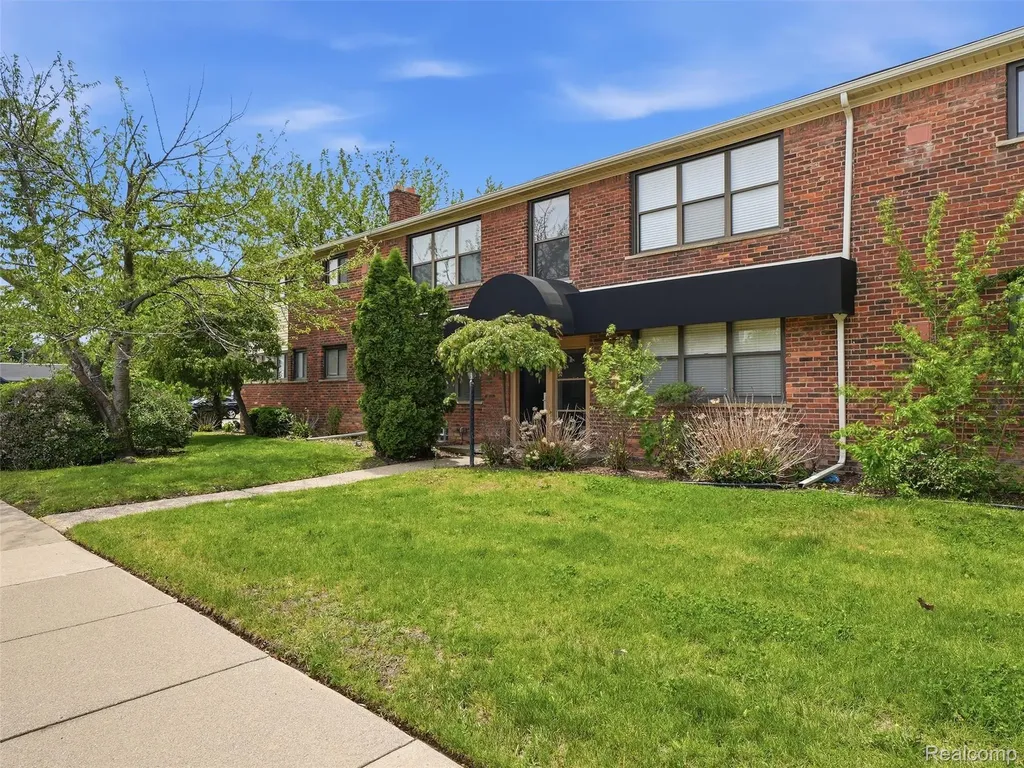 25707 Woodward Avenue Royal Oak City MI 48067