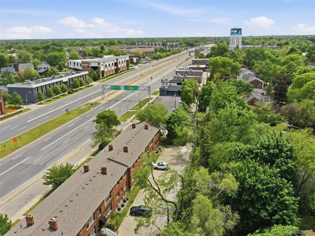25707 Woodward Avenue Royal Oak City MI 48067