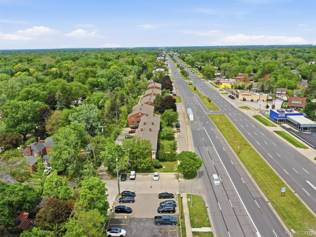 25707 Woodward Avenue Royal Oak City MI 48067