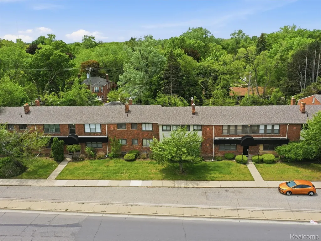 25707 Woodward Avenue Royal Oak City MI 48067