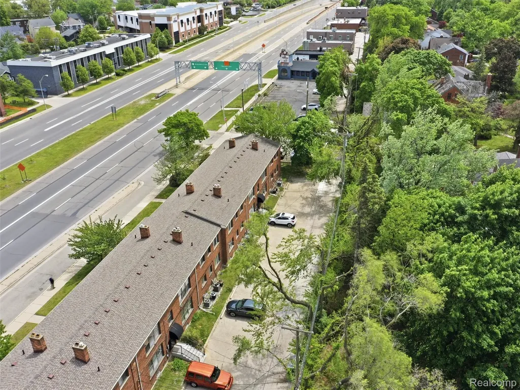 25707 Woodward Avenue Royal Oak City MI 48067