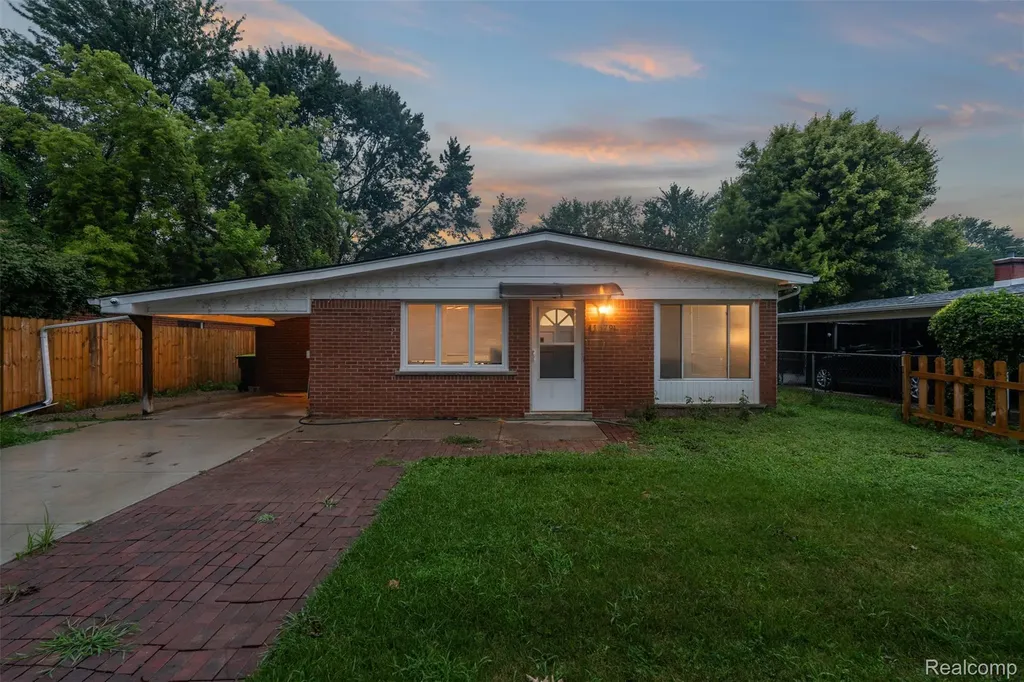 1579 Dulong Avenue Madison Heights City MI 48071