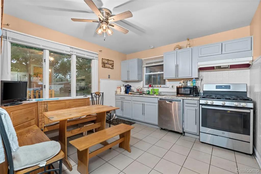 1579 Dulong Avenue Madison Heights City MI 48071