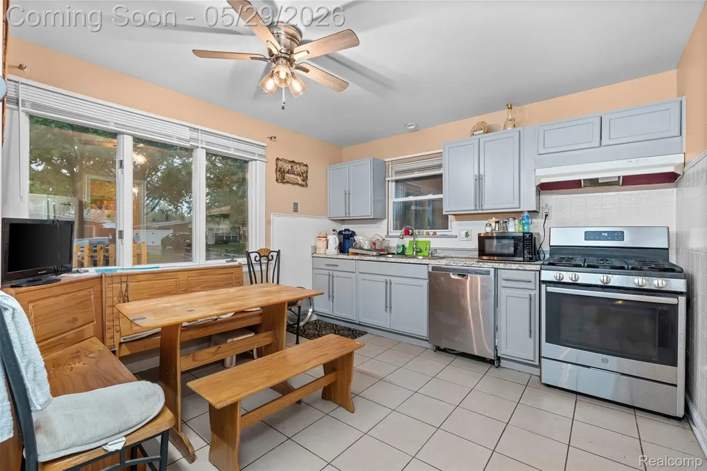 1579 Dulong Avenue Madison Heights City MI 48071