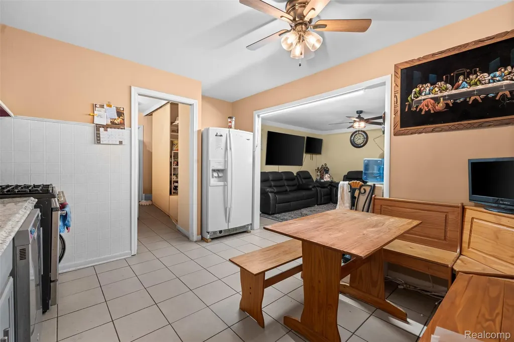 1579 Dulong Avenue Madison Heights City MI 48071