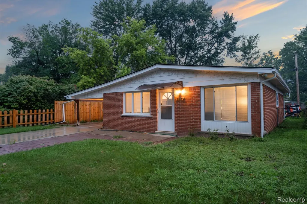 1579 Dulong Avenue Madison Heights City MI 48071