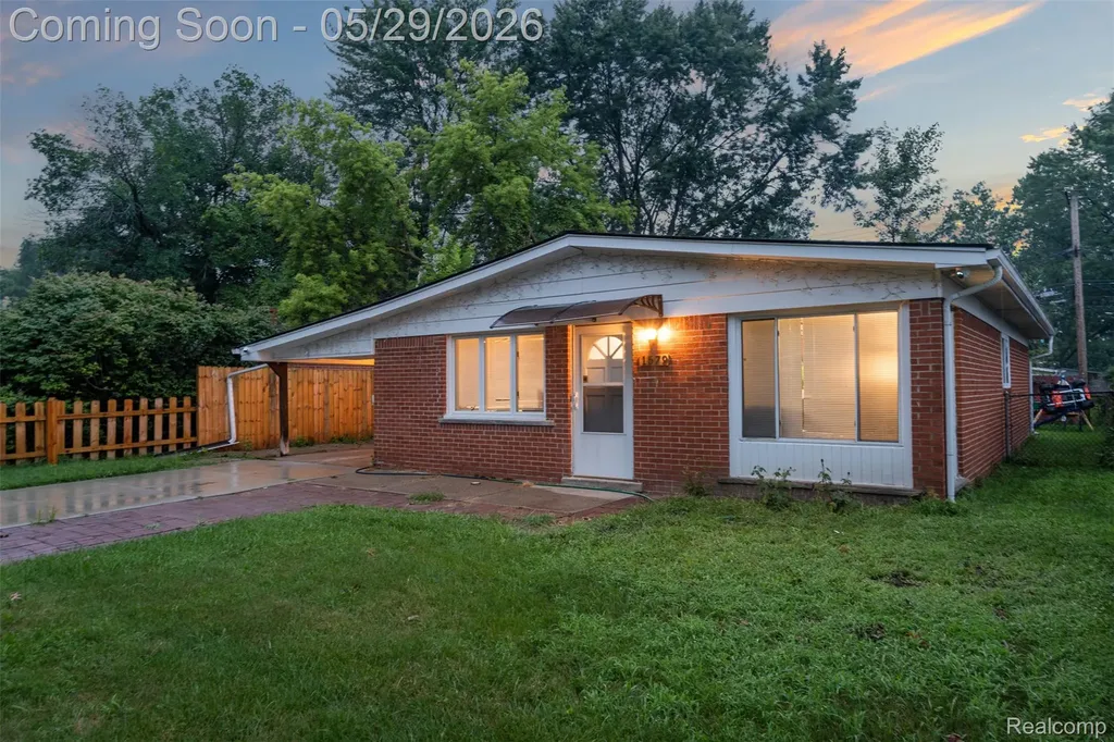 1579 Dulong Avenue Madison Heights City MI 48071
