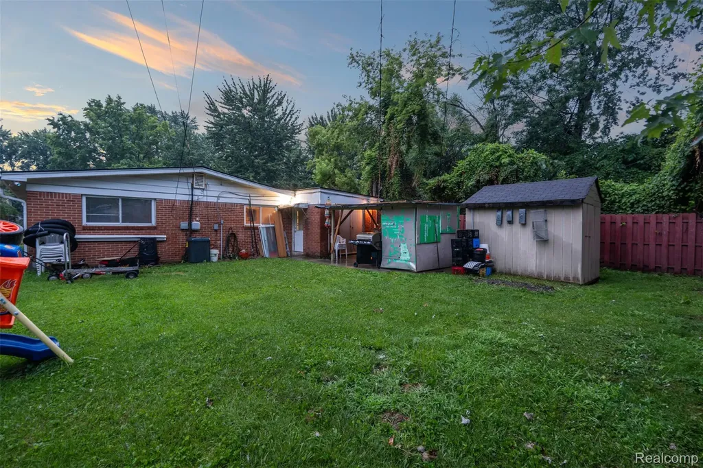 1579 Dulong Avenue Madison Heights City MI 48071