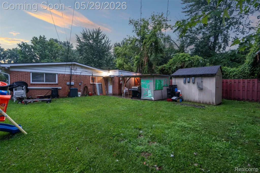 1579 Dulong Avenue Madison Heights City MI 48071