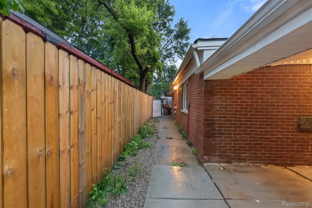 1579 Dulong Avenue Madison Heights City MI 48071