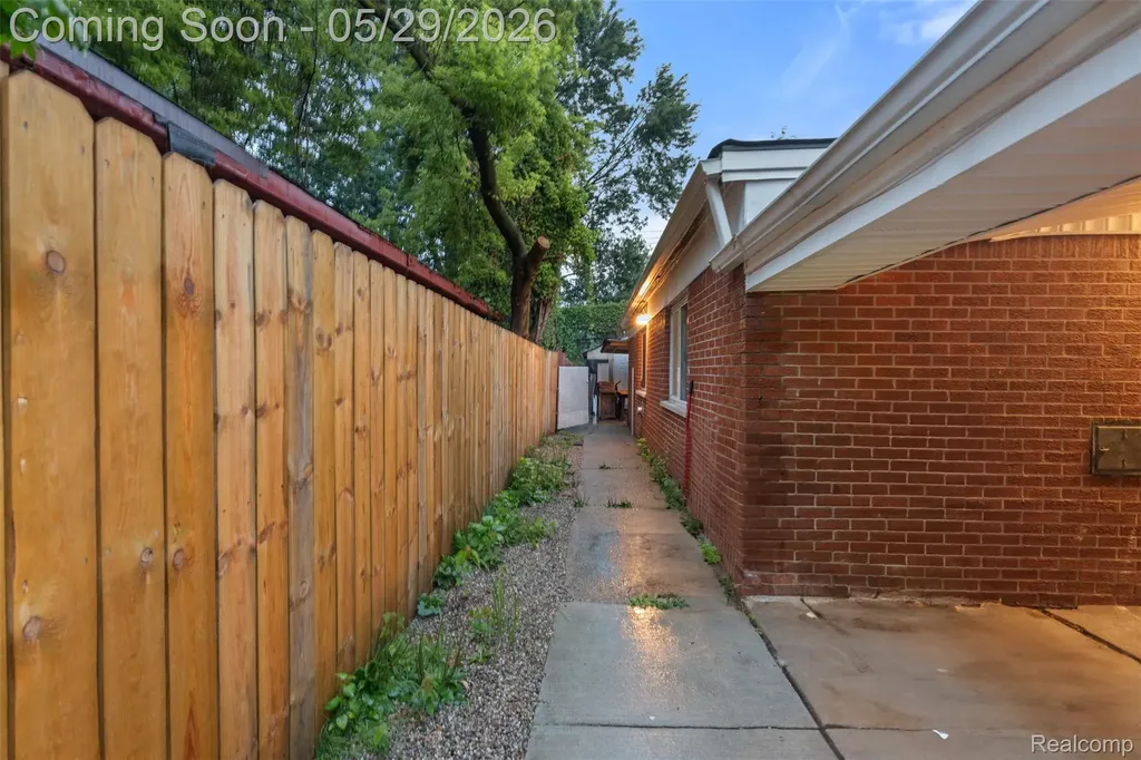 1579 Dulong Avenue Madison Heights City MI 48071