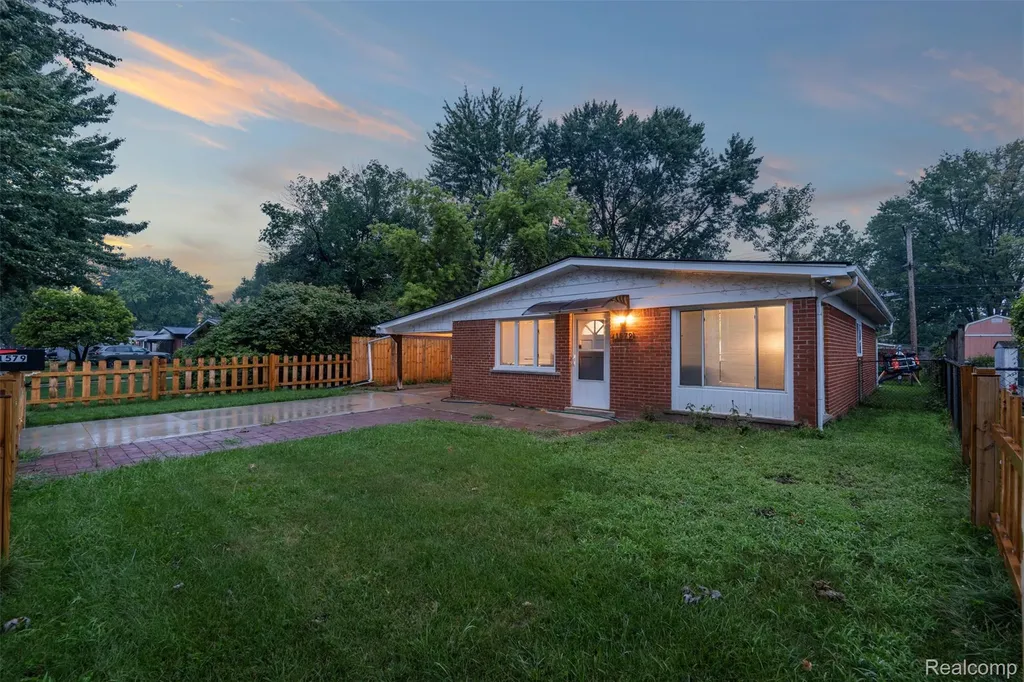 1579 Dulong Avenue Madison Heights City MI 48071