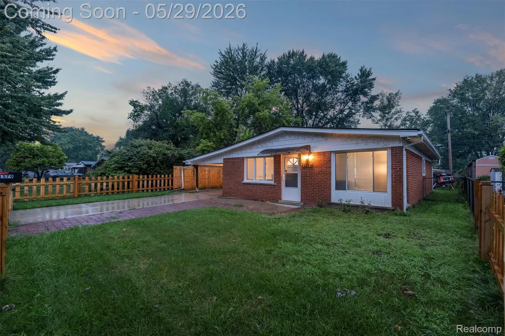 1579 Dulong Avenue Madison Heights City MI 48071