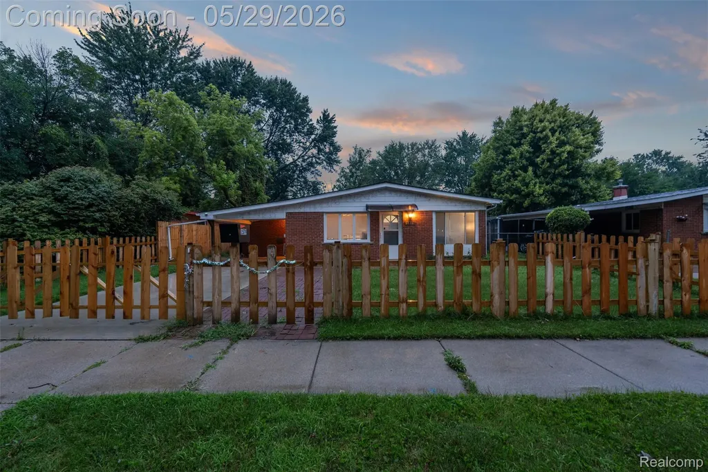 1579 Dulong Avenue Madison Heights City MI 48071