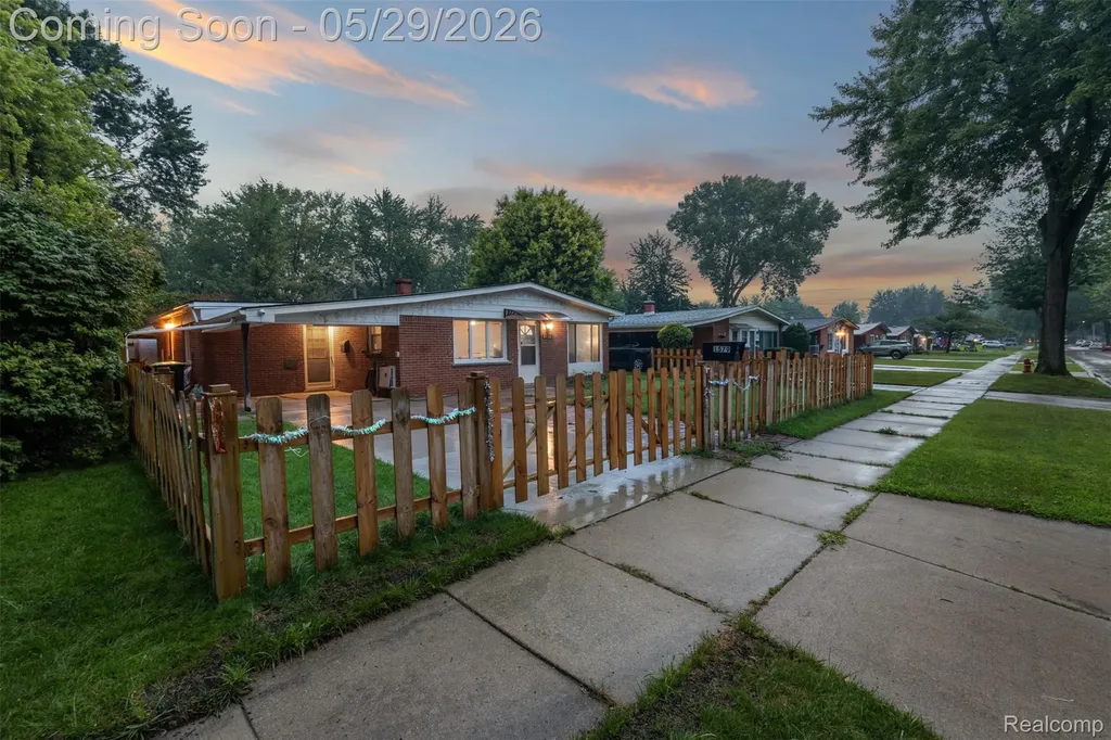 1579 Dulong Avenue Madison Heights City MI 48071