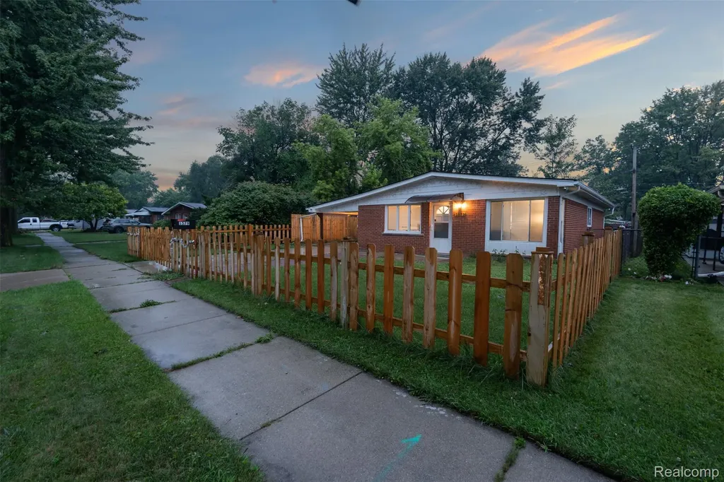 1579 Dulong Avenue Madison Heights City MI 48071