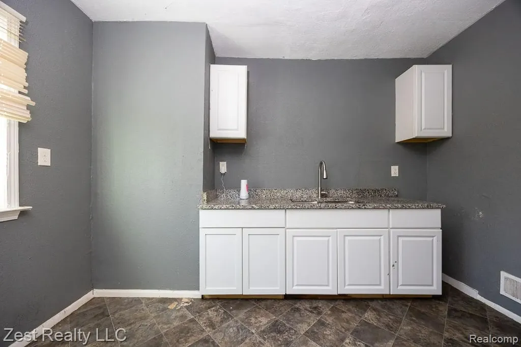 3795 Kendall Street Detroit City MI 48238