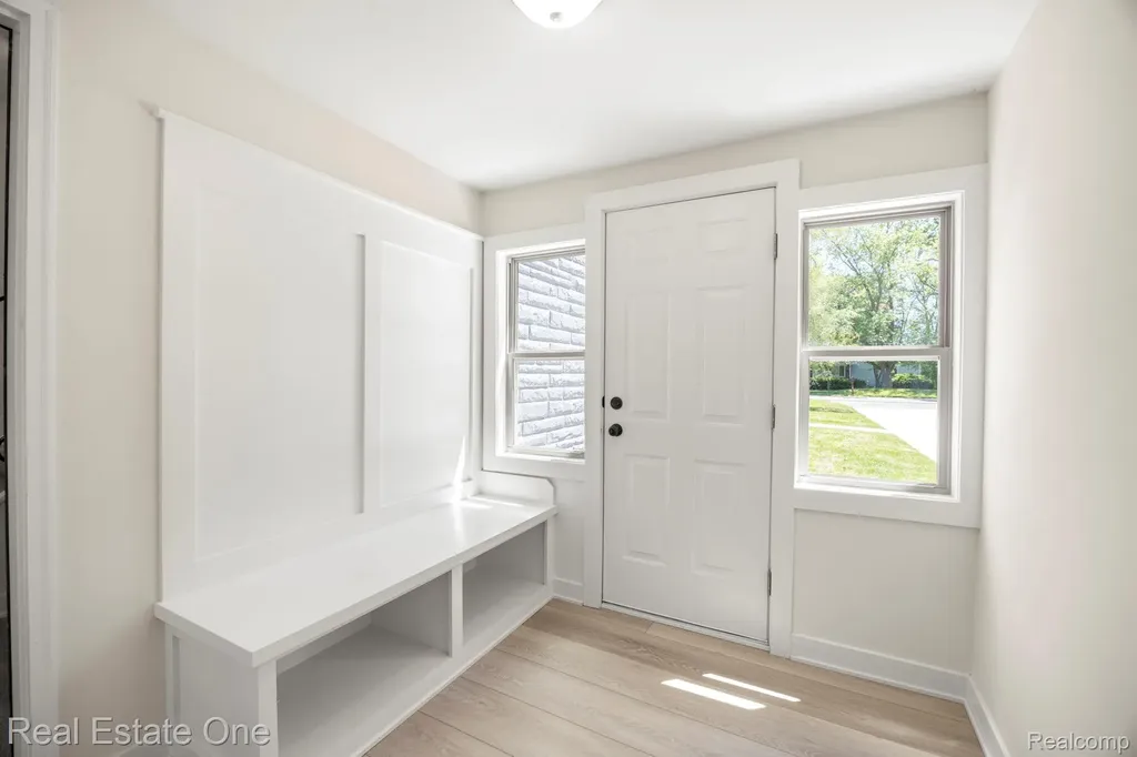 3200 Hessel Avenue Rochester Hills City MI 48307
