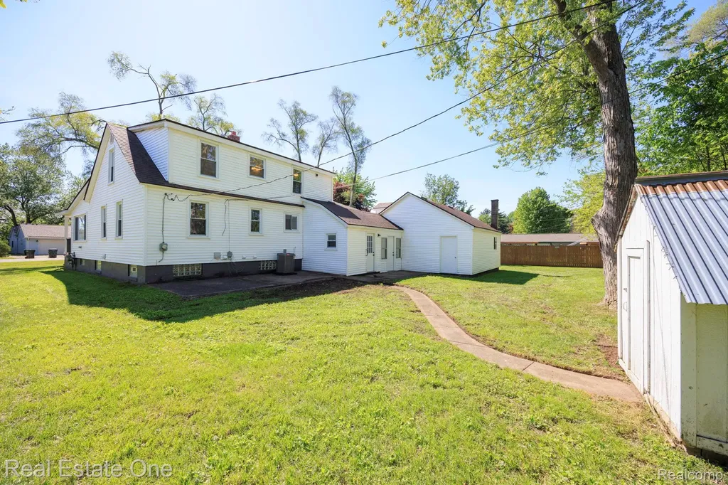 3200 Hessel Avenue Rochester Hills City MI 48307