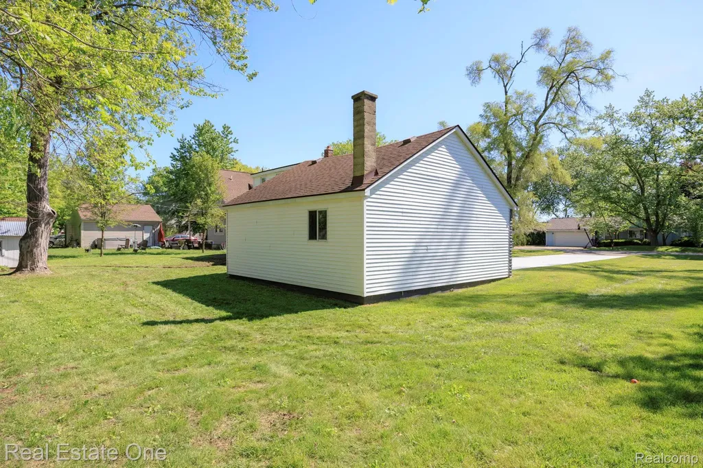 3200 Hessel Avenue Rochester Hills City MI 48307