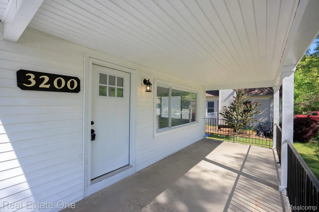 3200 Hessel Avenue Rochester Hills City MI 48307