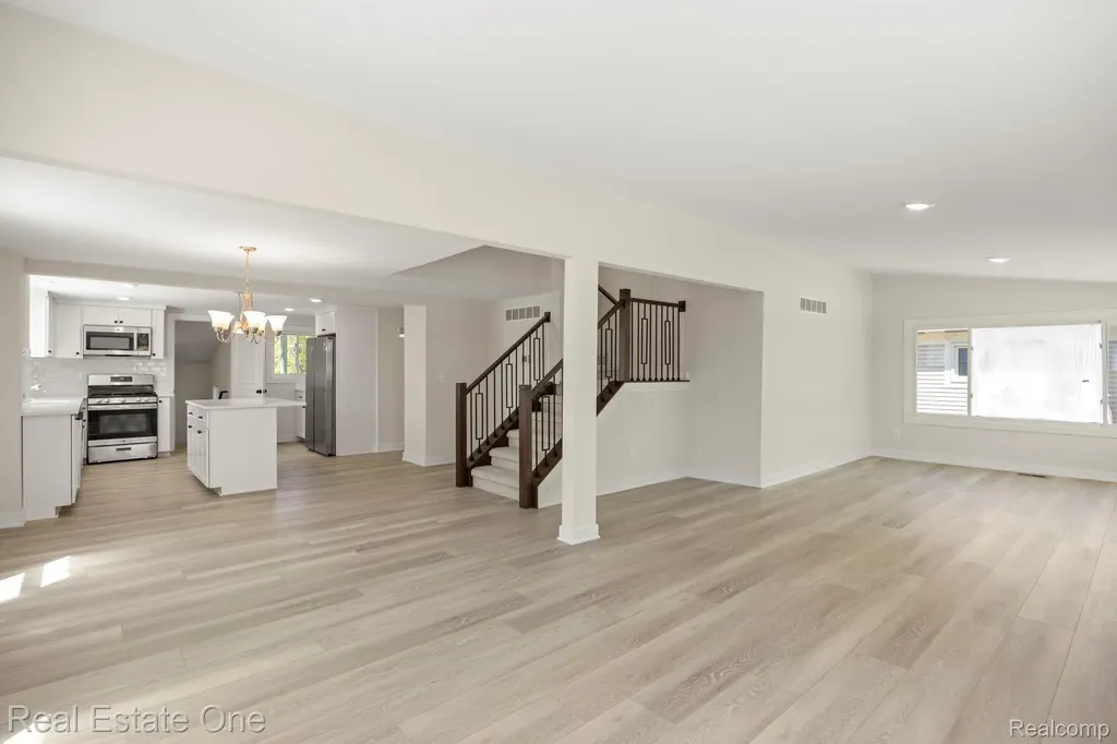 3200 Hessel Avenue Rochester Hills City MI 48307