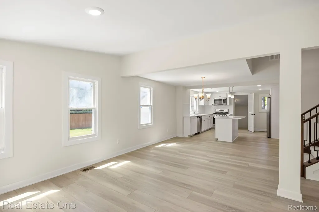 3200 Hessel Avenue Rochester Hills City MI 48307
