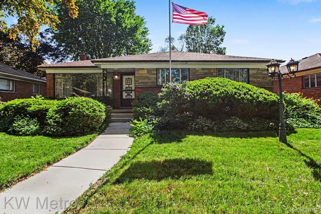 20060 Saint Marys Street Detroit City MI 48235