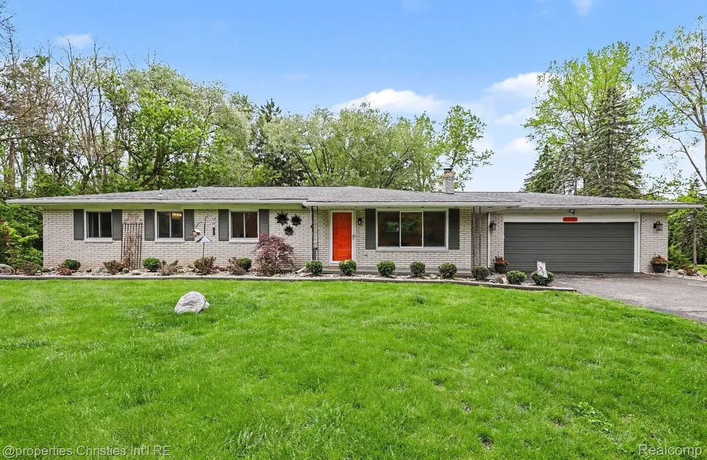 6905 W Church Street Independence Charter Township MI 48346