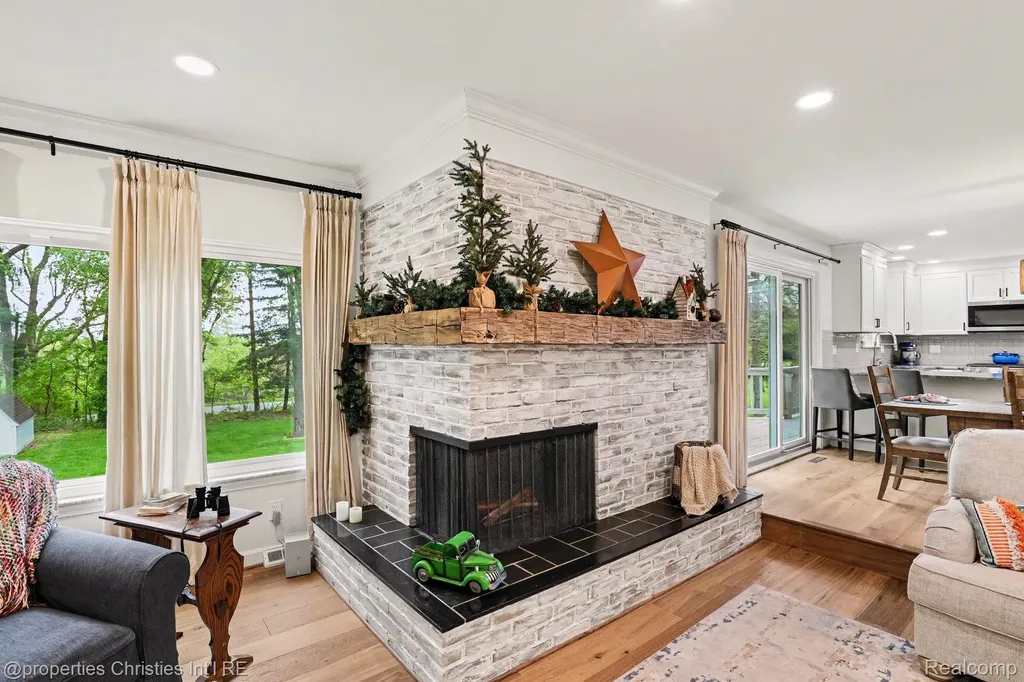 6905 W Church Street Independence Charter Township MI 48346