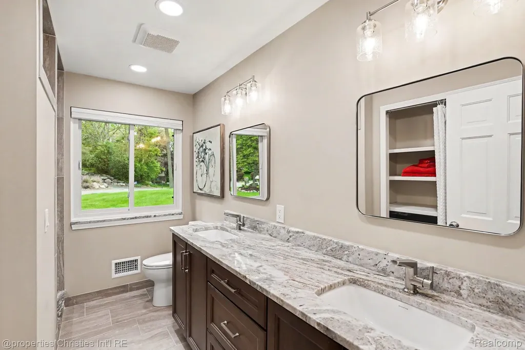 6905 W Church Street Independence Charter Township MI 48346