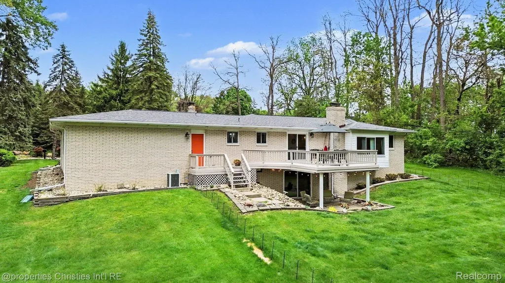 6905 W Church Street Independence Charter Township MI 48346