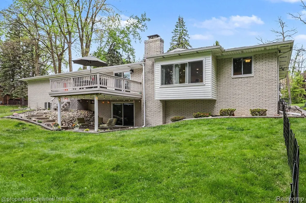6905 W Church Street Independence Charter Township MI 48346