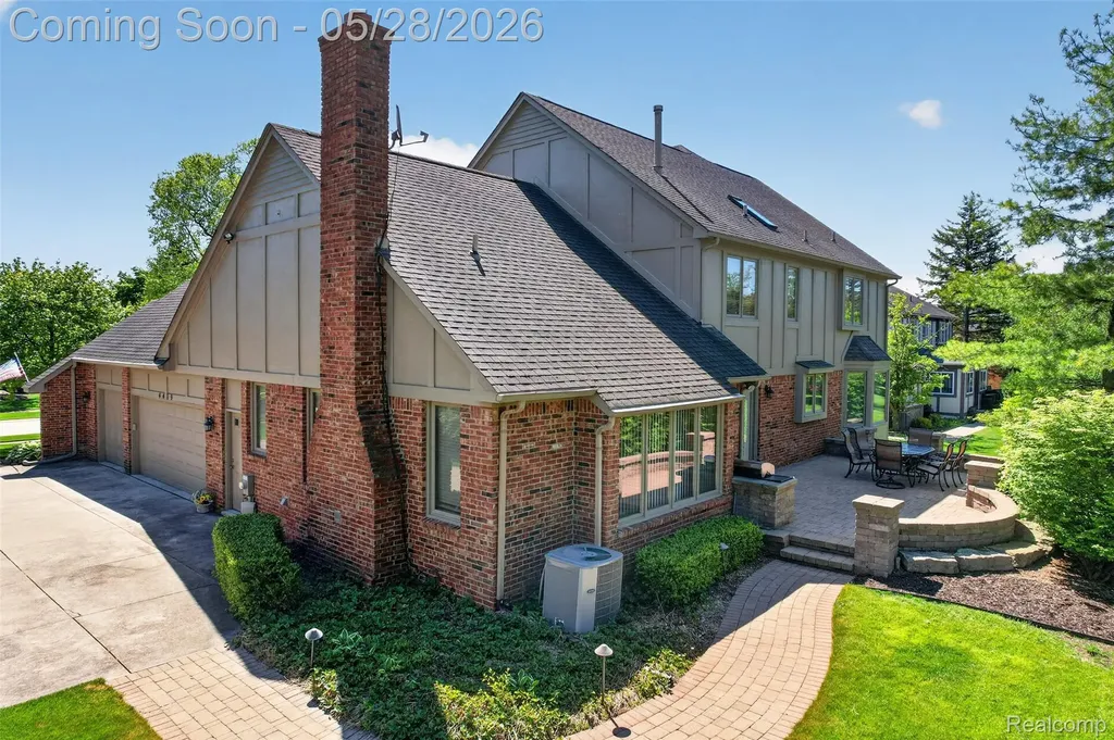 4409 Deacon Court Troy City MI 48098