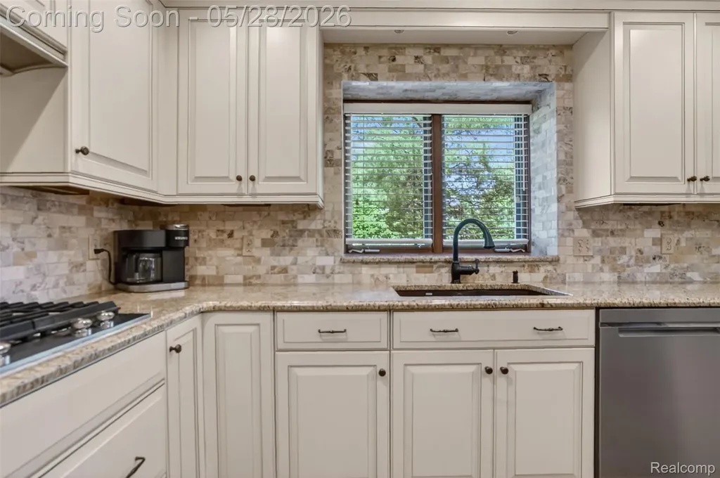 4409 Deacon Court Troy City MI 48098