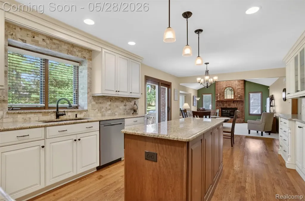 4409 Deacon Court Troy City MI 48098