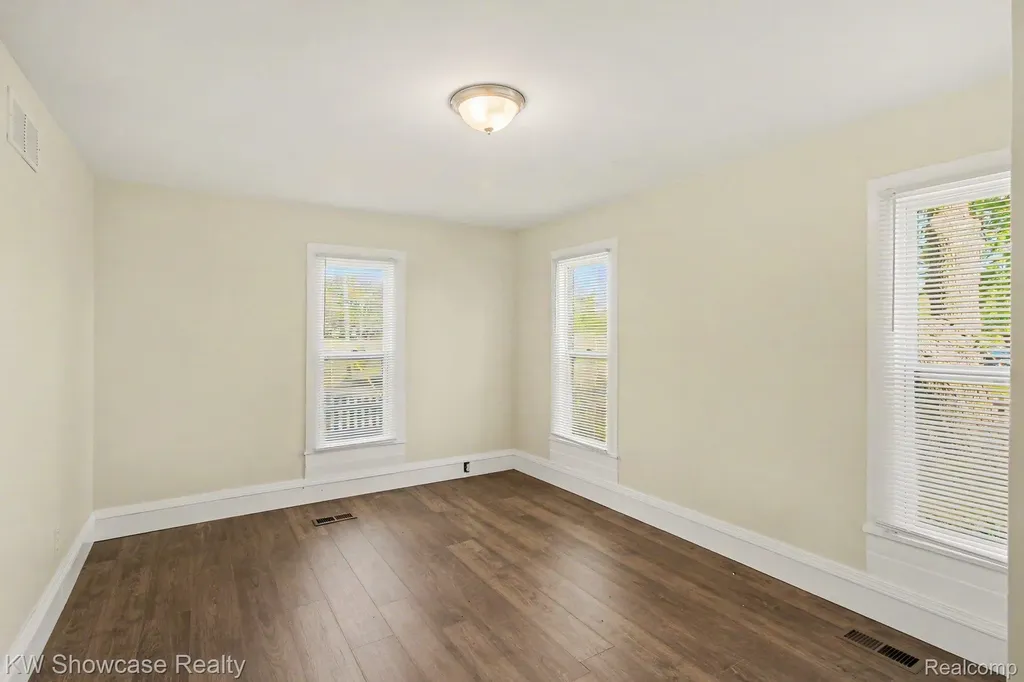 349 W Livingston Road Highland Charter Township MI 48357